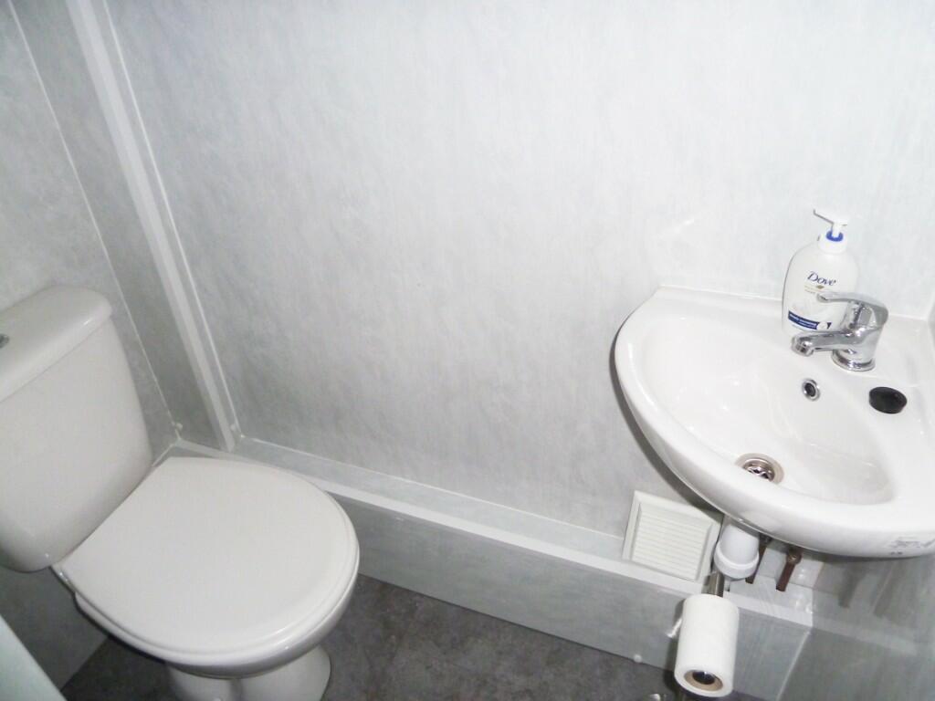 G.F. Toilet