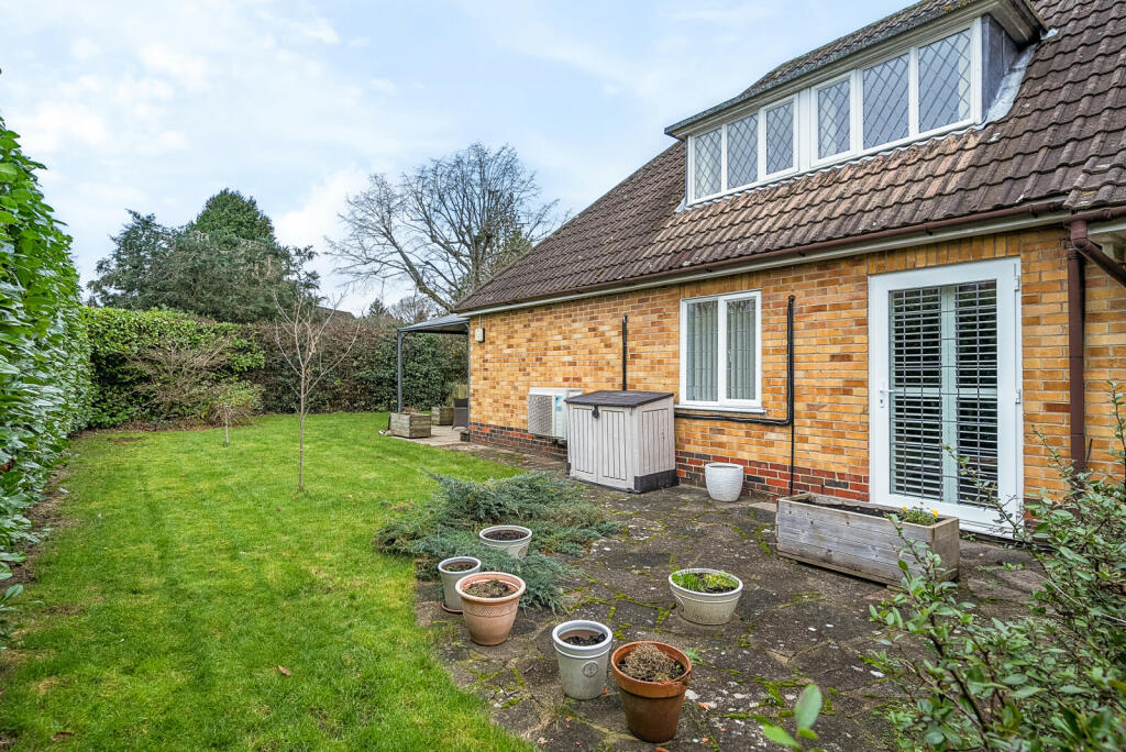 Woodstock, West Clandon, GU4