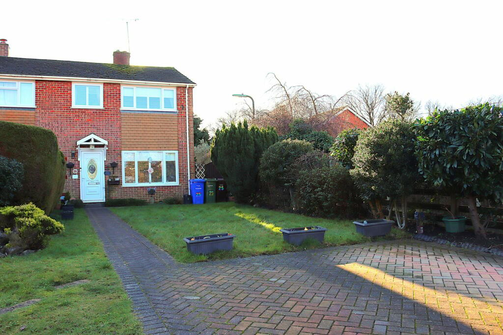 Collier Close, Farnborough, GU14