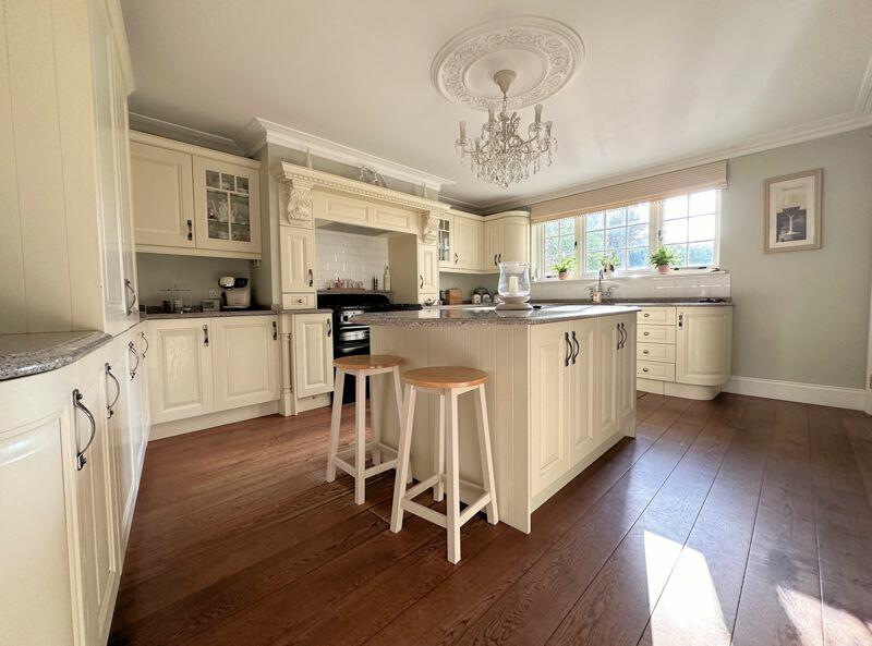 Kitchen/Breakfast Room