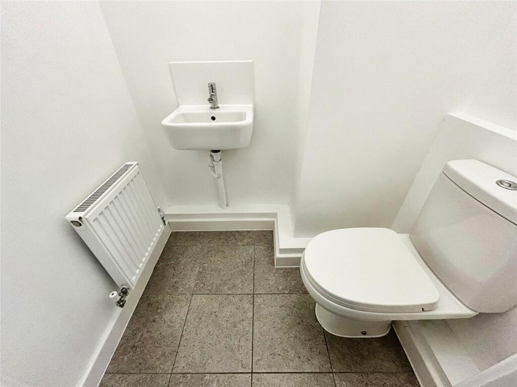 Cloakroom/Wc