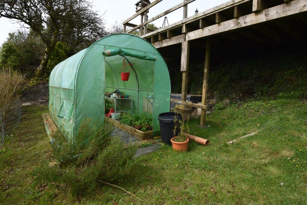 Poly Tunnel