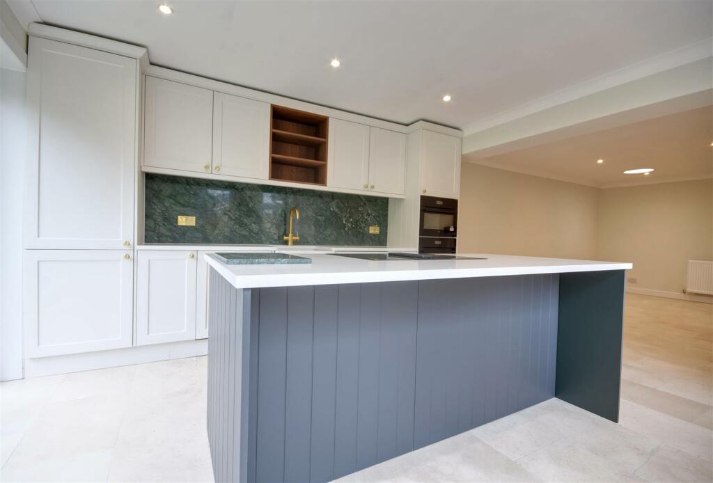 Kitchen / breakfast room