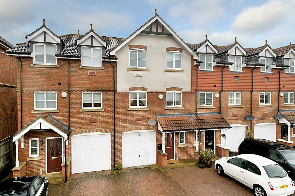 Lewis Mews, Snodland, ME6 5LN