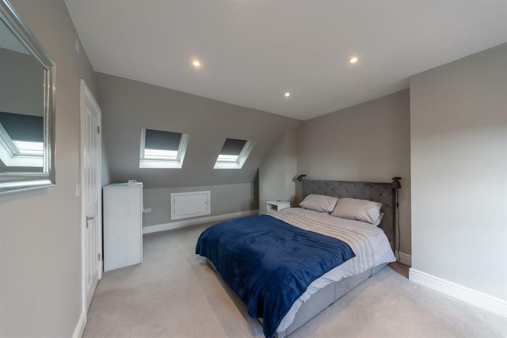 20 Laxey Road, Horfield Bed 2c.jpg