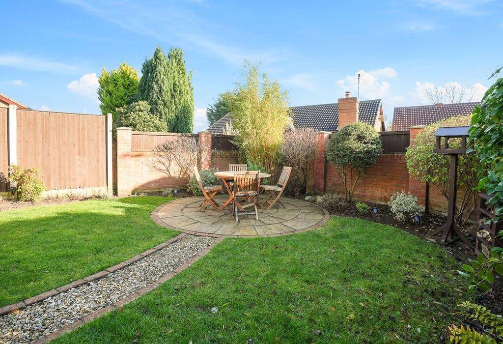 Beautifully Maintained Private Garden 