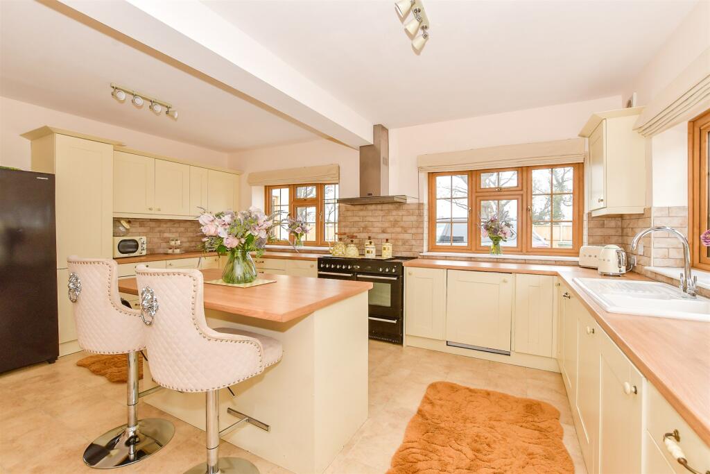 Kitchen/Breakfast Room