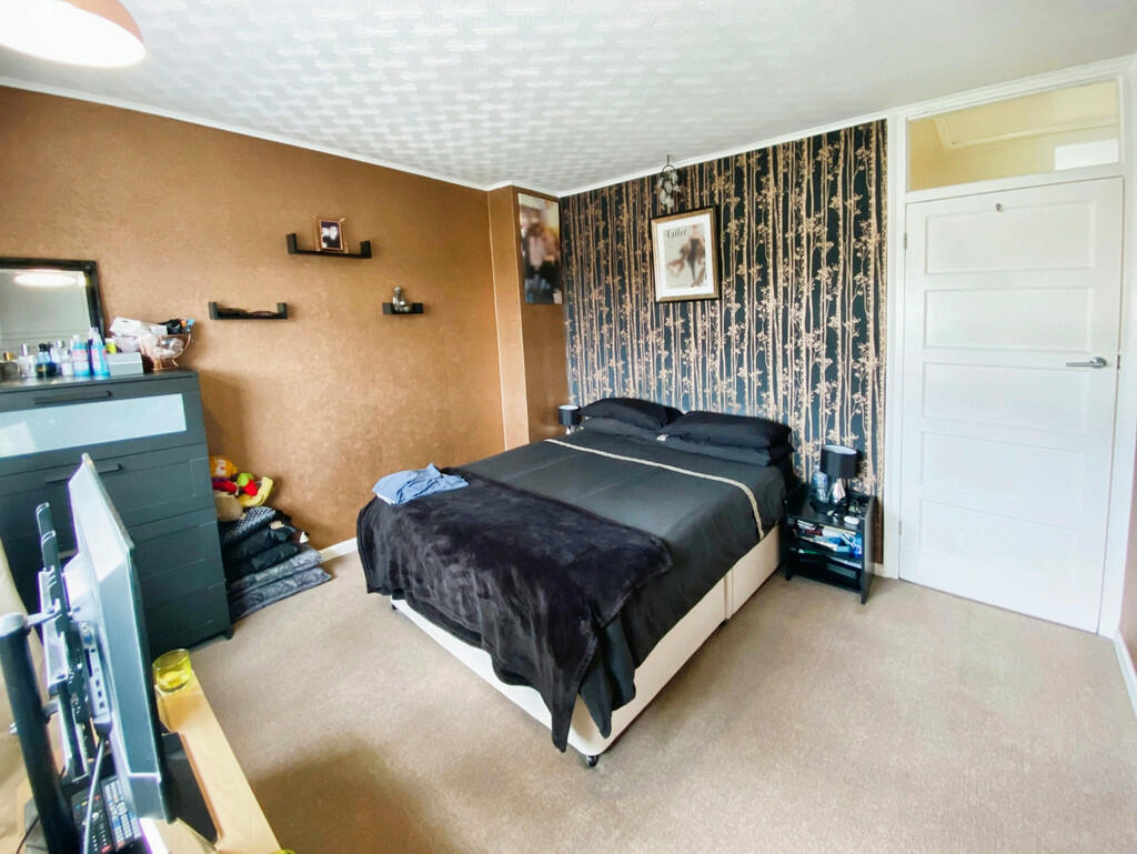 Bedroom 1b