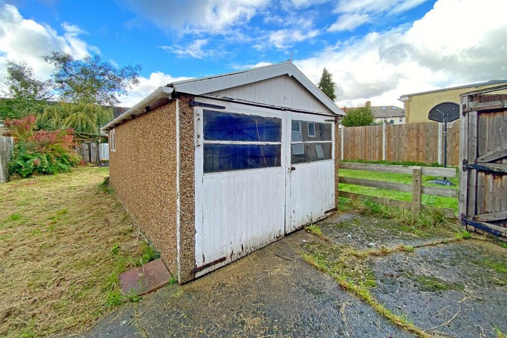 Detached Garage