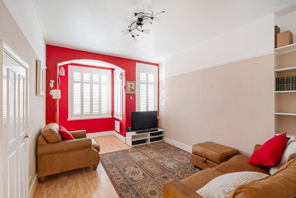 Elm Road, Slade Green, Erith, Kent, DA8 2NN