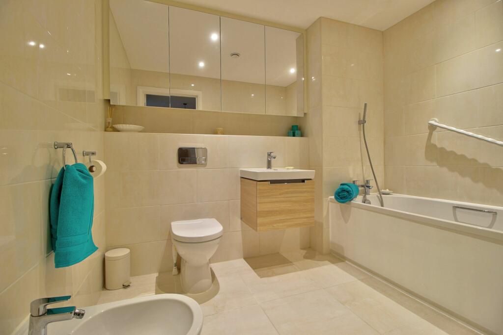 En-suite with Villeroy Boch fittings