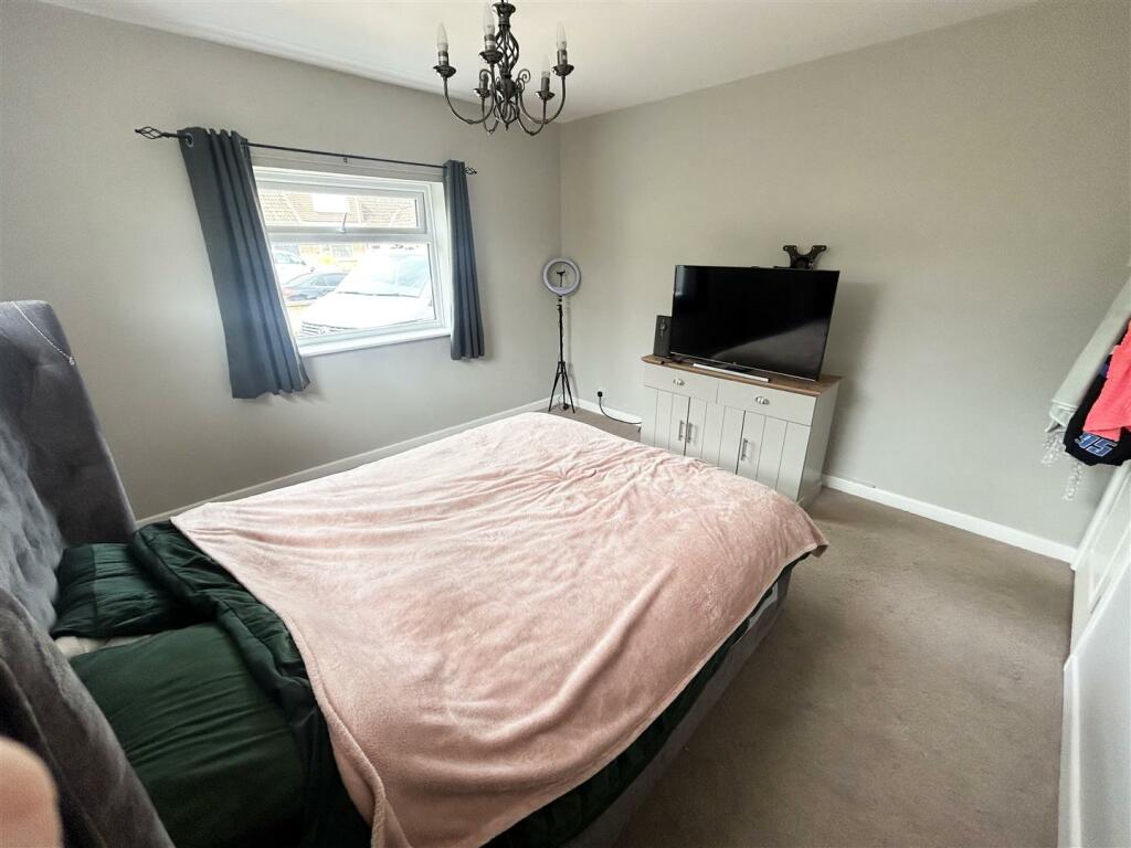 GROUND FLOOR BEDROOM