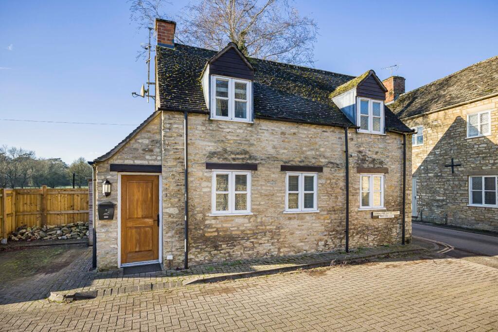 Gloucester Street, Cirencester, Gloucestershire, GL7