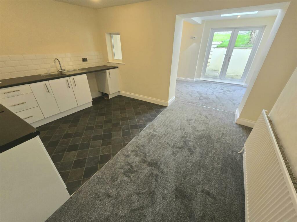 Kitchen Dining Area