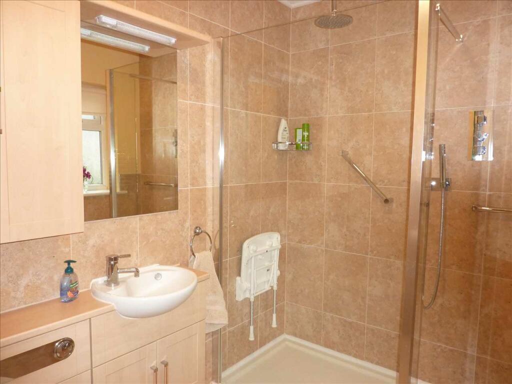 ENSUITE SHOWER ROOM