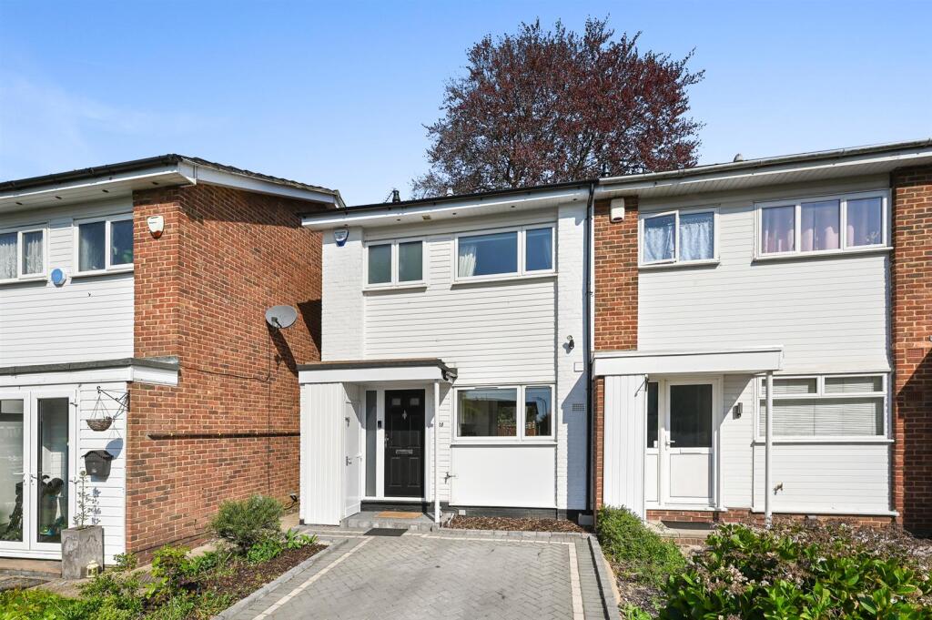 Farthings Close, Pinner, HA5