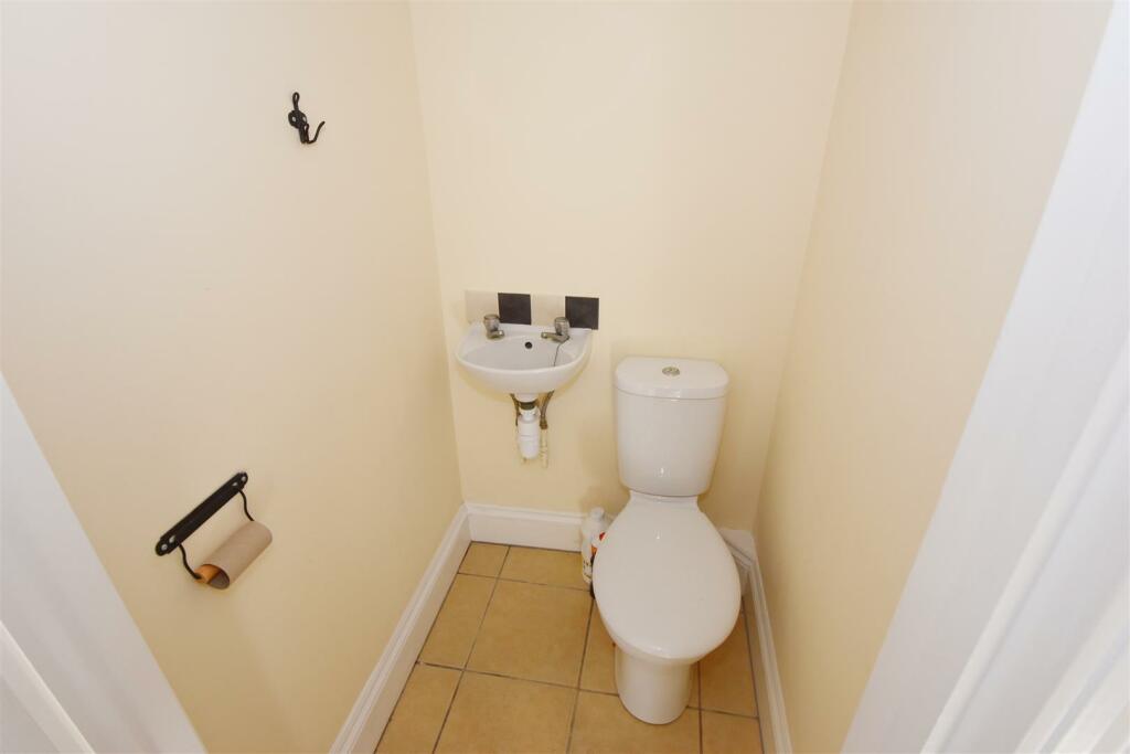 Downstairs WC.jpg