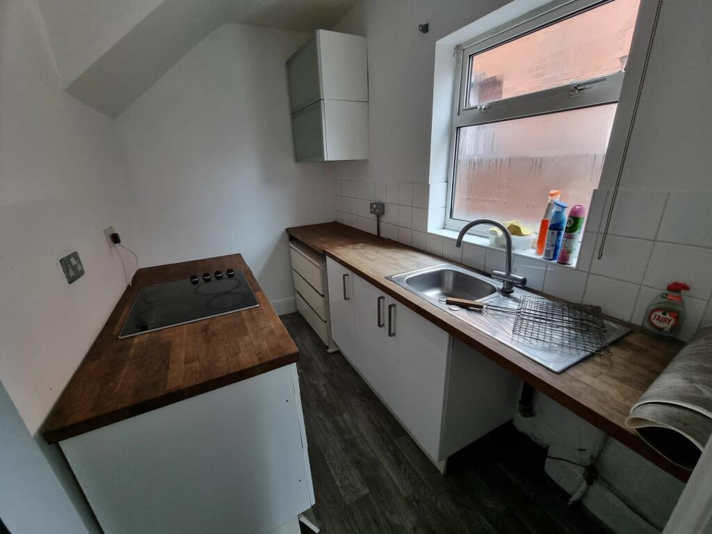 REAR ANNEX KITCHEN