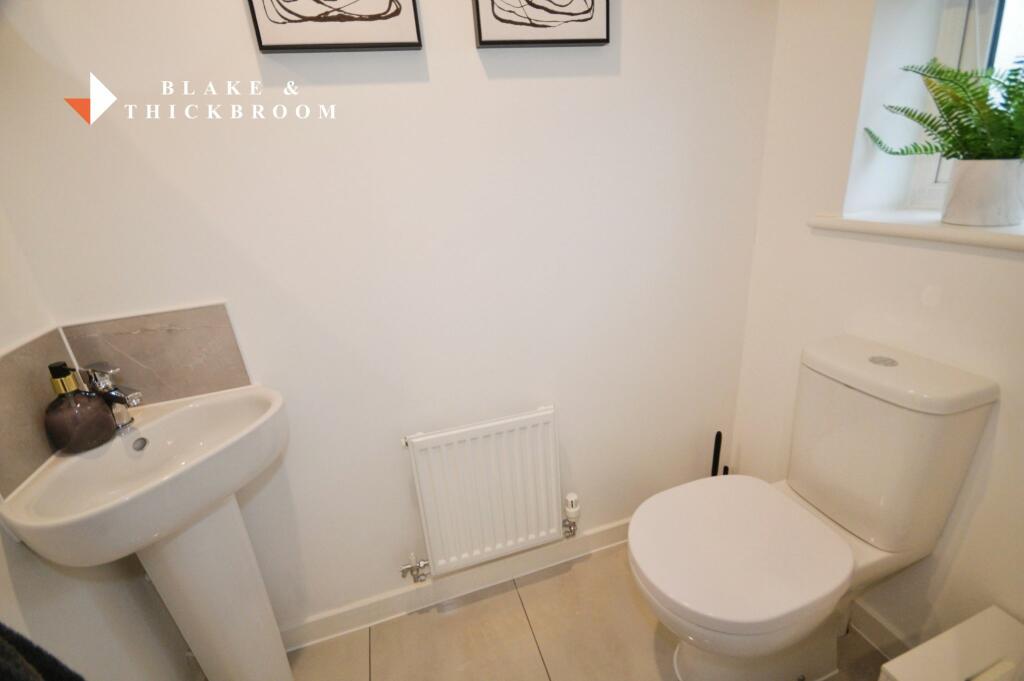 GROUND FLOOR CLOAKROOM