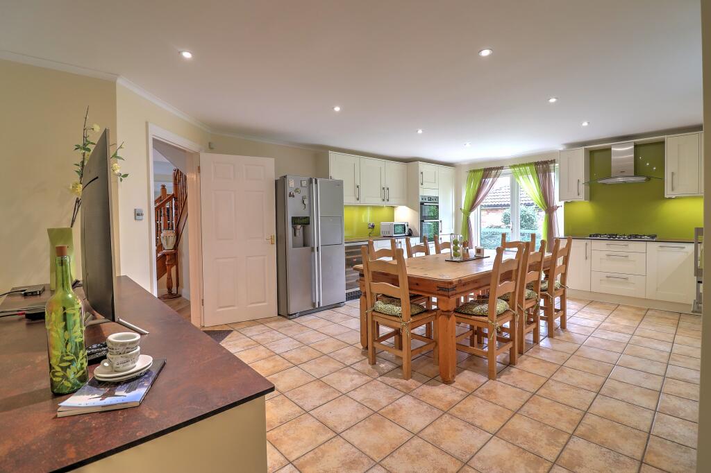 Kitchen/Breakfast Room