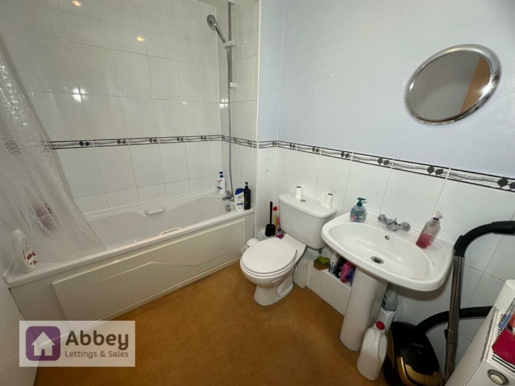 Bathroom (Second Floor)