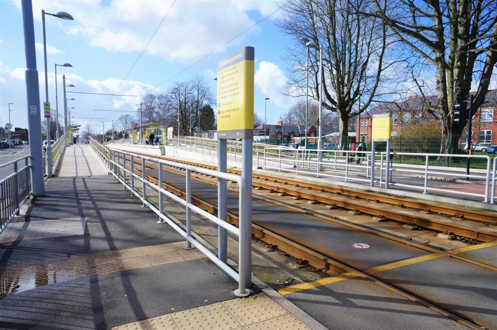 Barlow Moor Road Met Station.JPG