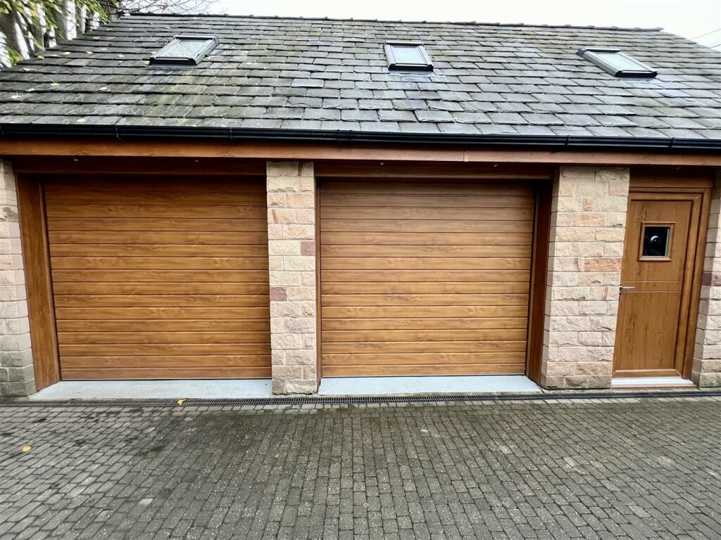 Detached Garage Block