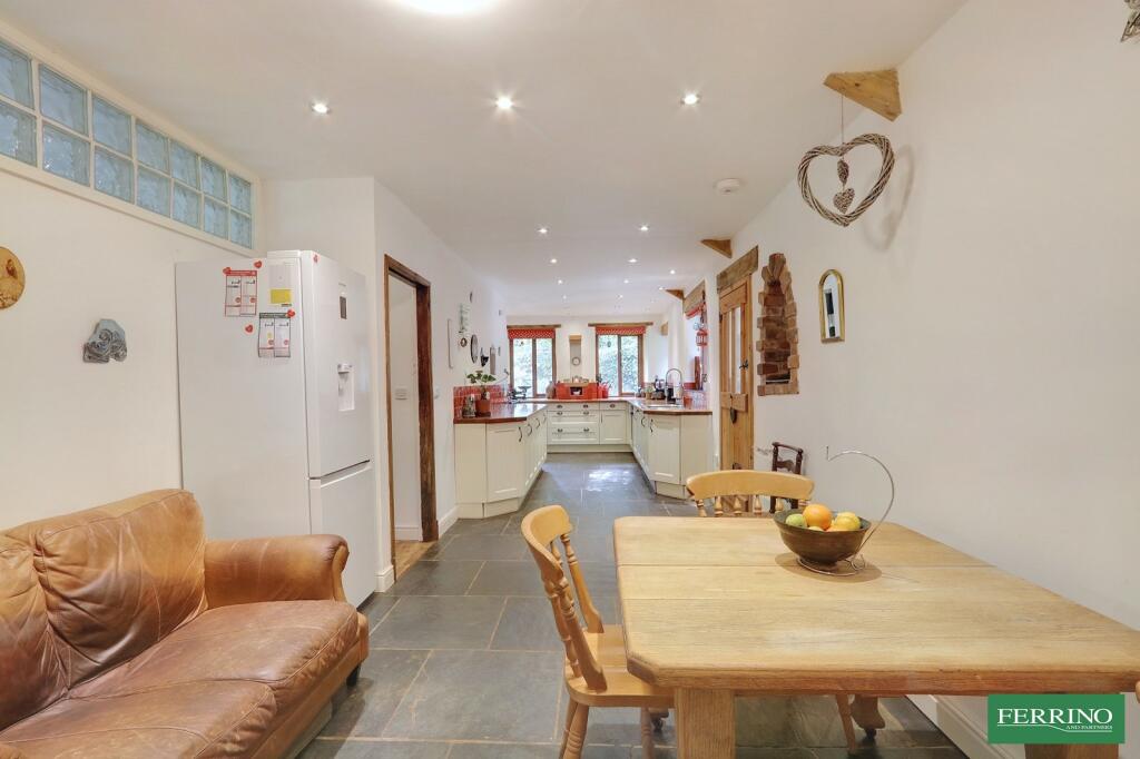 Kitchen/Dining Room