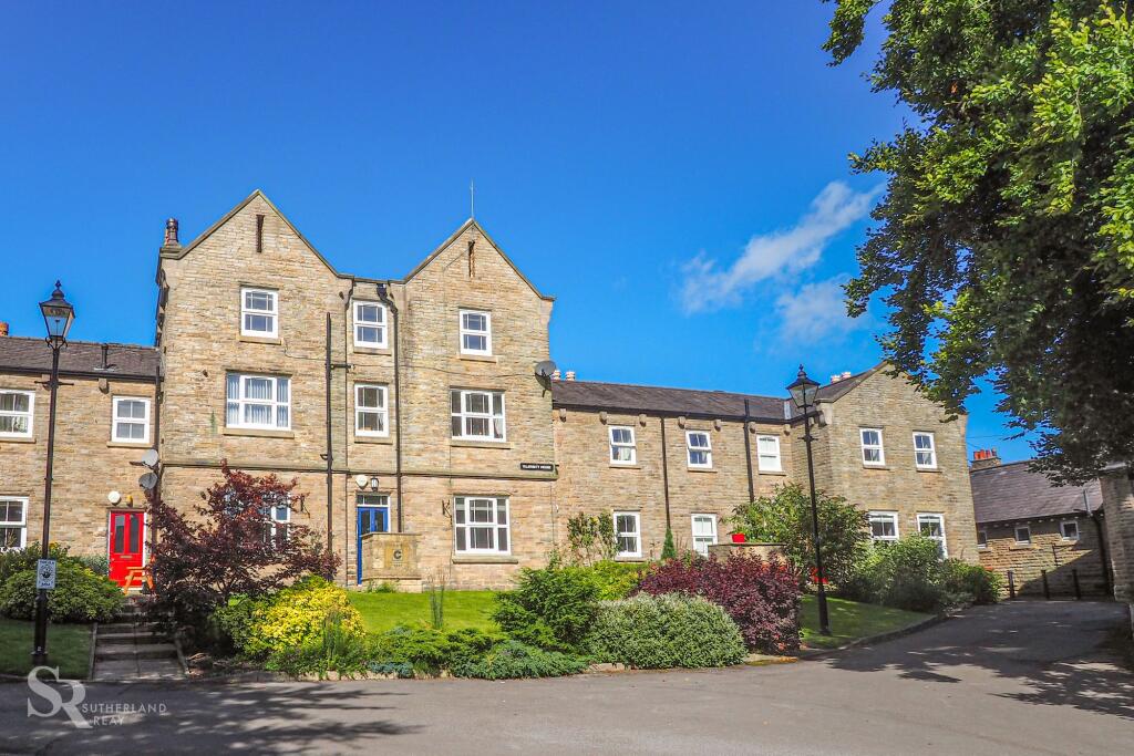 Ollersett Drive, New Mills, SK22