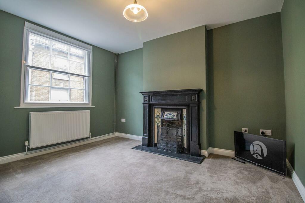 59 Guildhall Street [Living Room 01].jpg