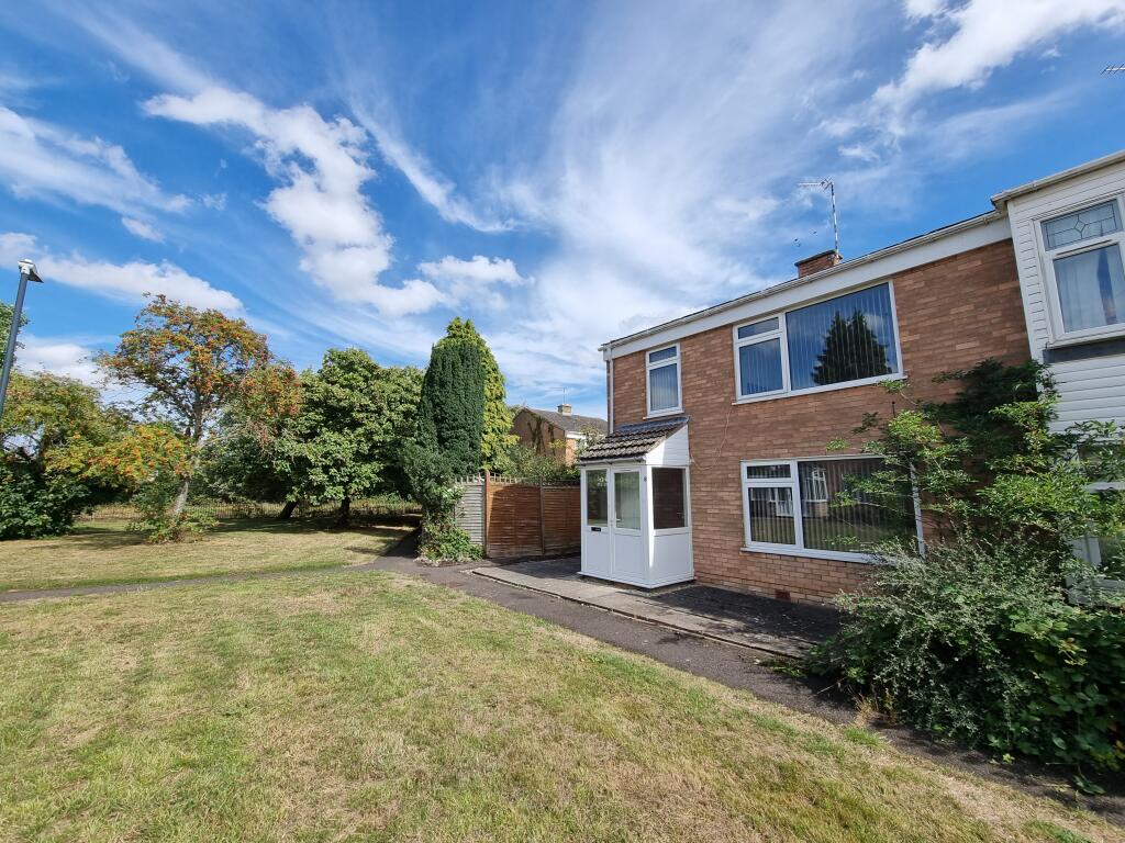 8 St David's Close, Sydenham, Leamington Spa