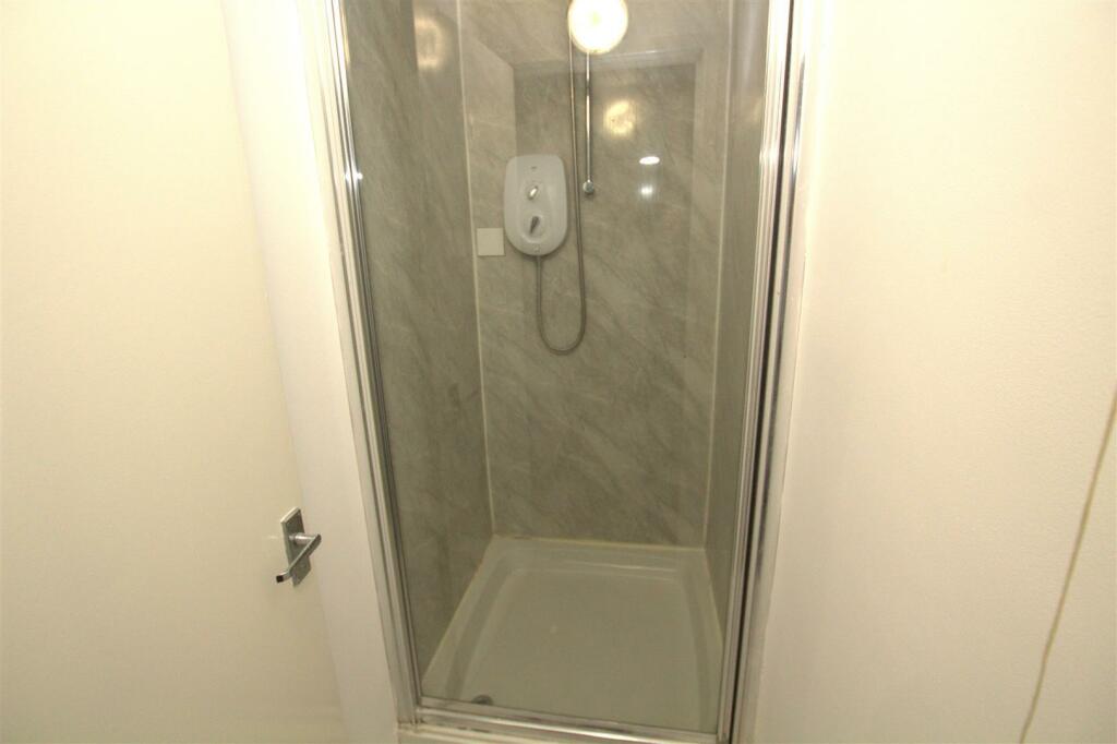 Shower room.jpg