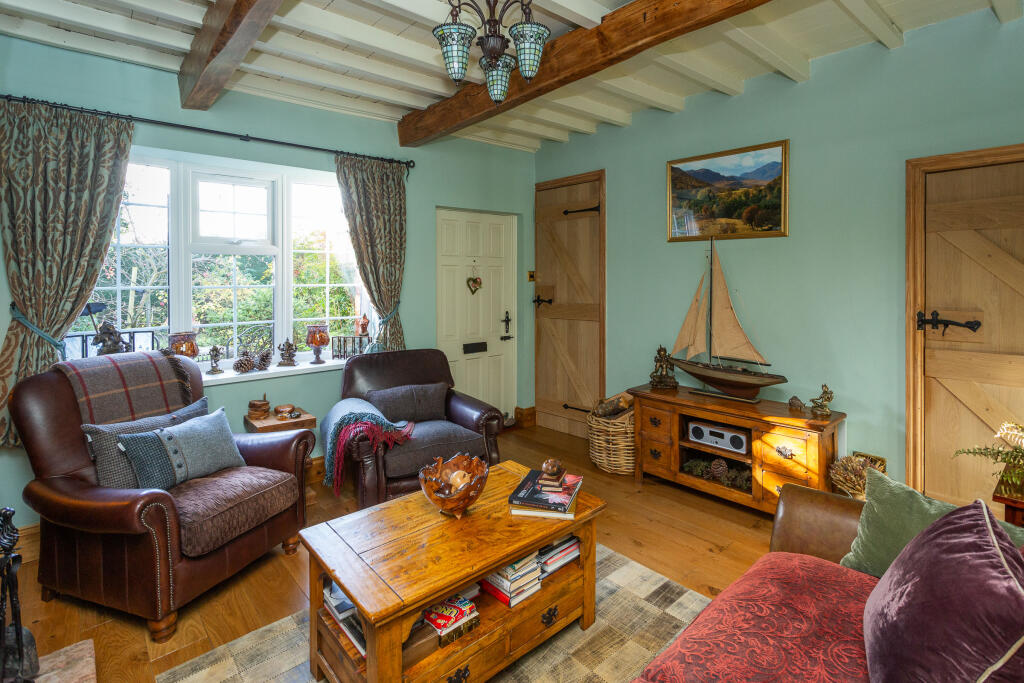 Formal Sitting Room b