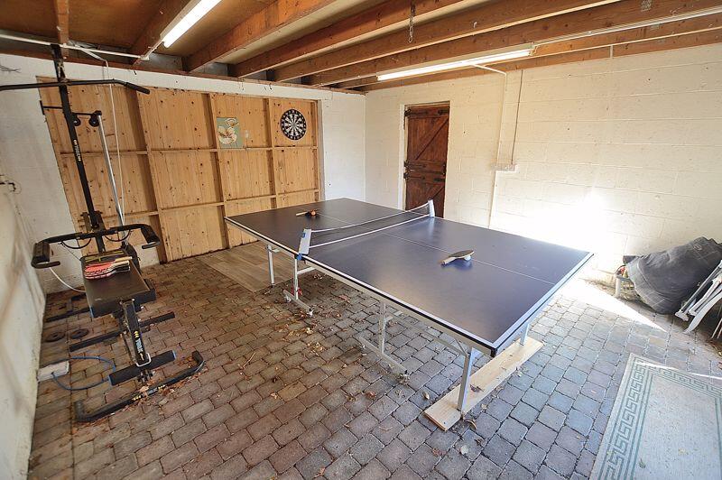 Garage/recreation room