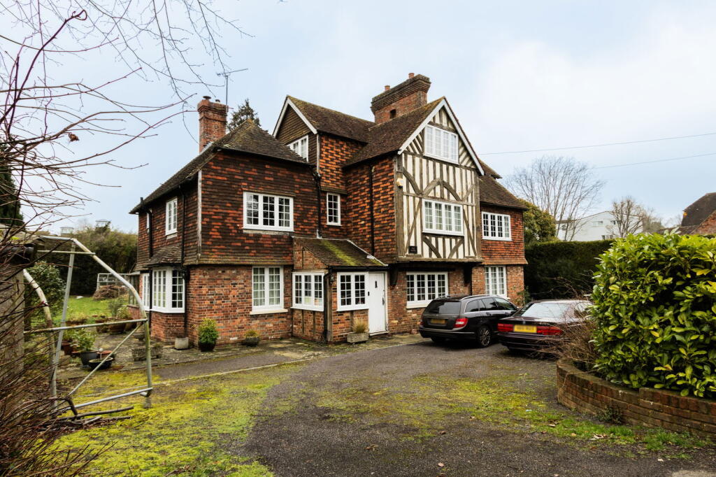 A 3640 Sq Ft Family Home In Cranbrook