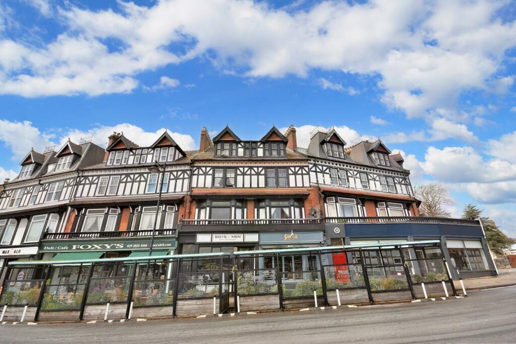 Flat 2, 8 Royal Buildings, Penarth, CF64 3ED