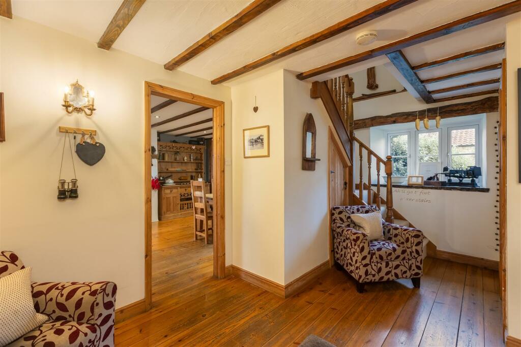 Featherstone Cottage Entrance Hall-2.jpg