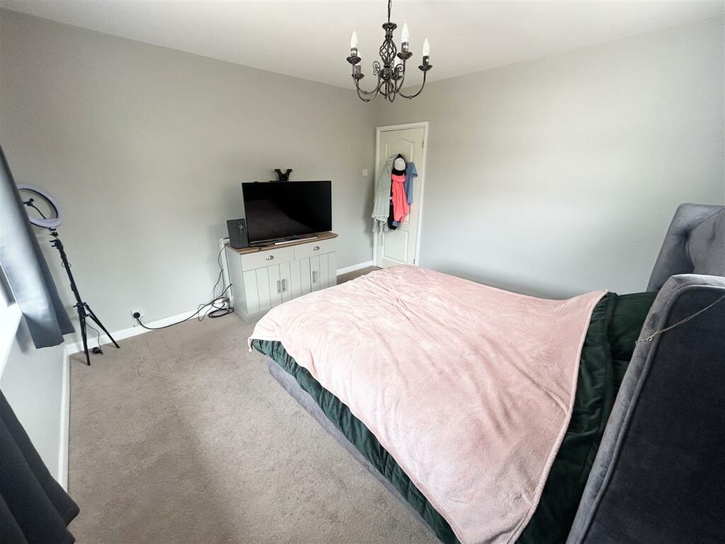 GROUND FLOOR BEDROOM