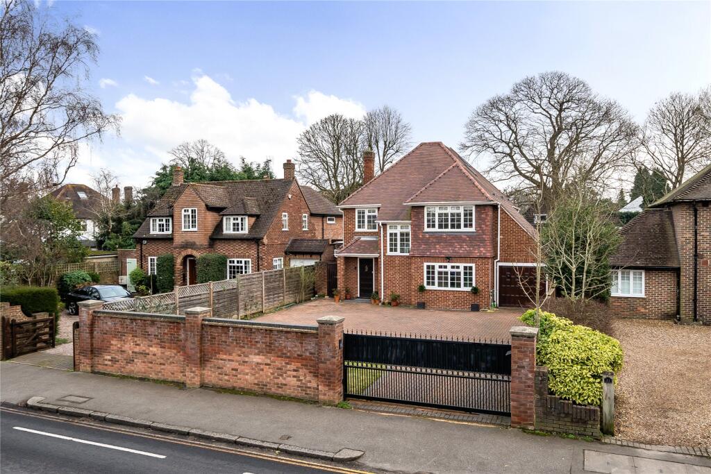 Oatlands Drive, Weybridge, Surrey, KT13