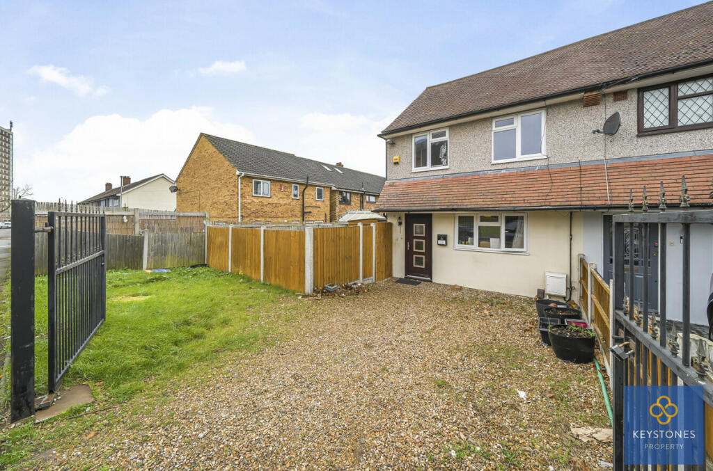 Thatches Grove, Romford, RM6