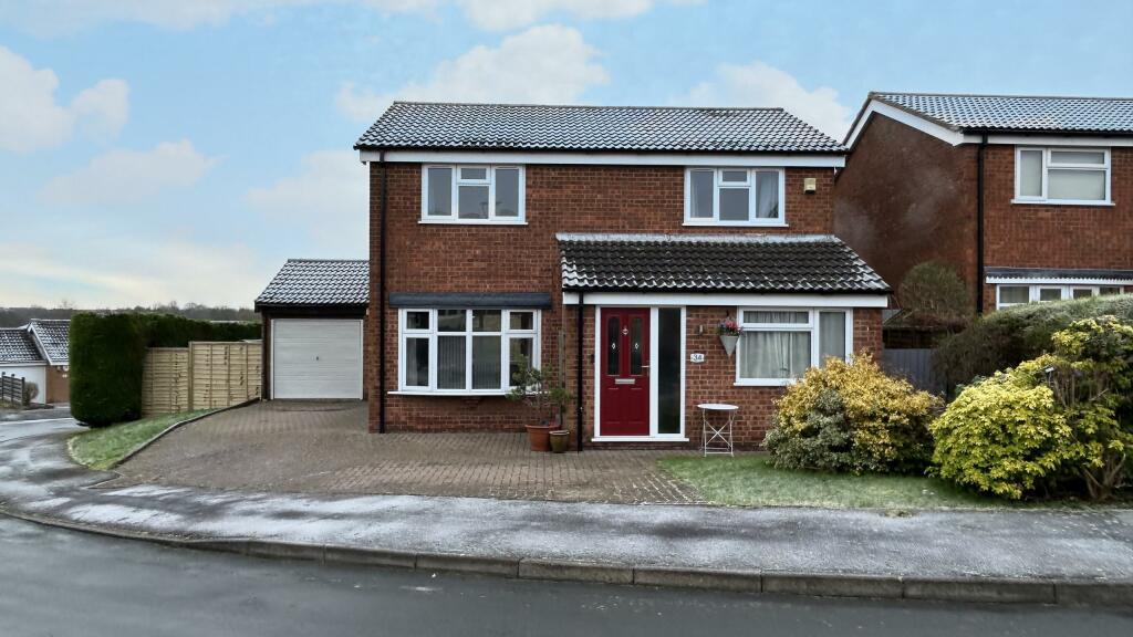 Brilliant Family Home on Beaumont Gardens, Melton, LE13 1UJ