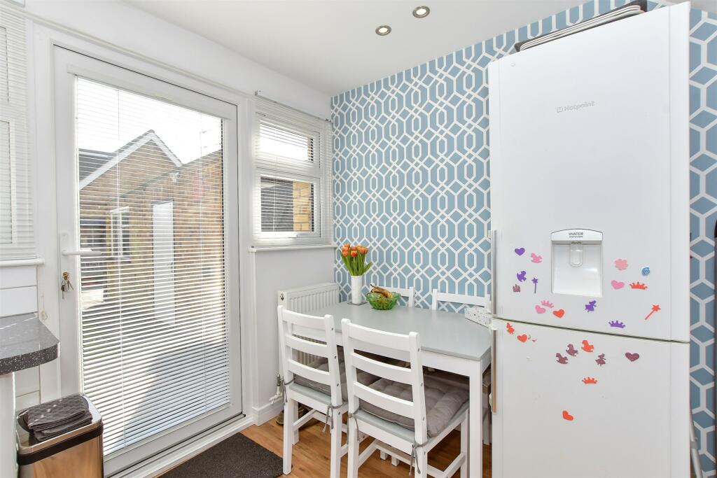 Kitchen / Breakfast Room